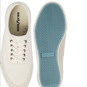 NWOT• Women’s White SeaVees Legend Sneaker: Size 6